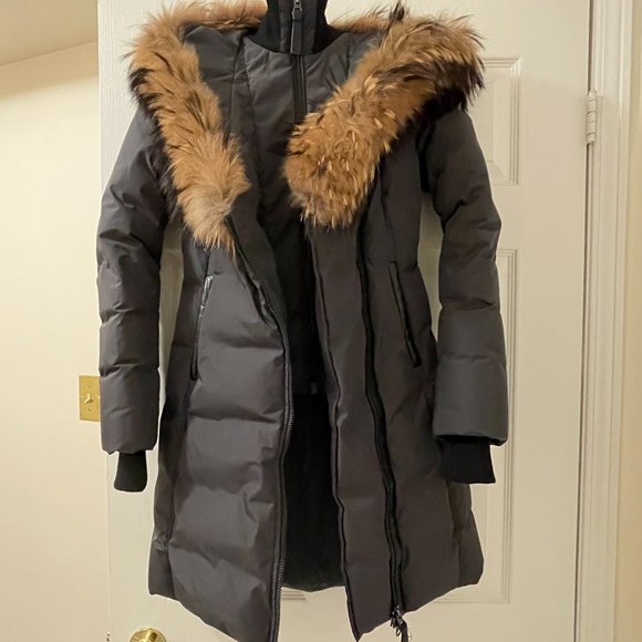 Mackage KAY down coat with natural fur Signature Mackage Collar - Picture 3 of 8